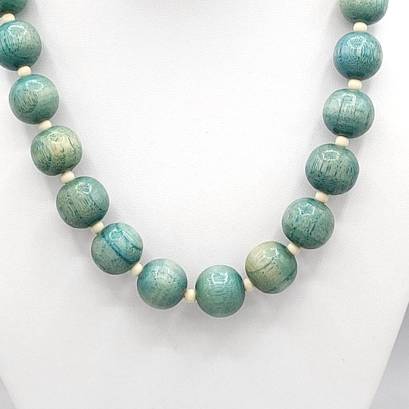 Round Green Wooden Beads Chunky Taiwan Necklace Spring Ring Clasp 18 in Vintage - Picture 2 of 8